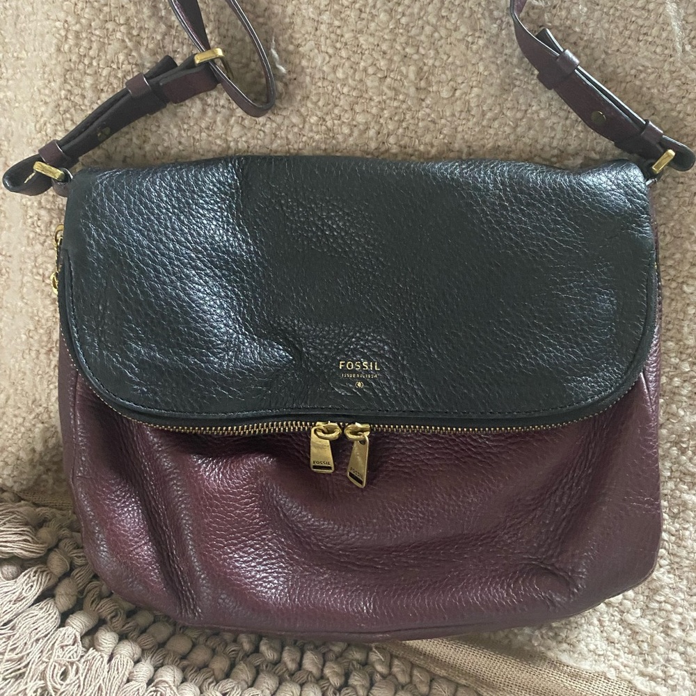 Fossil Two-Tone Pebbled Leather Crossbody in Black and Burgundy